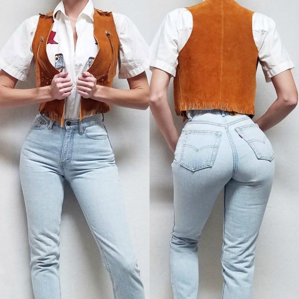 𝅺VINTAGE 70s Caramel Suede Leather Bolo Tie Fringe Cropped Open Western Vest